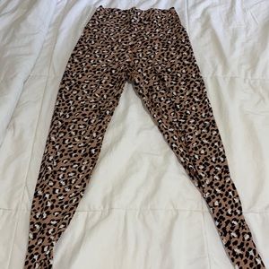 Aerie crossover cheetah leggings!!